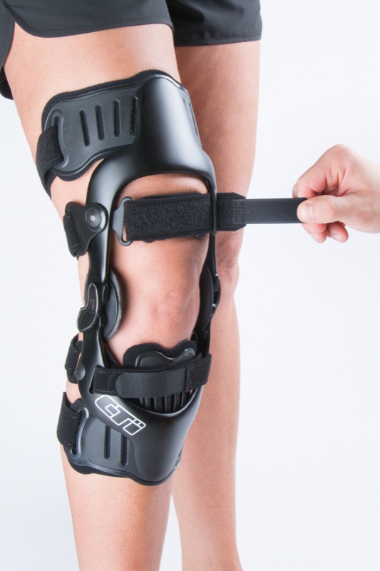 Össur CTi OTS knee brace
